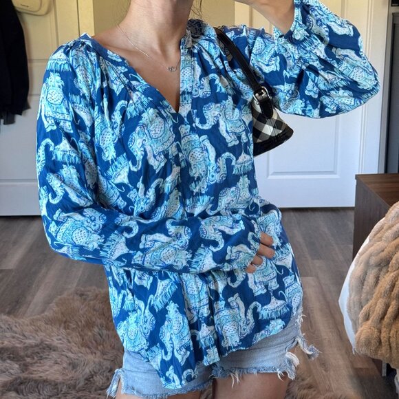 Lilly Pulitzer Womens Elephant Rayon V-Neck Blouse Shirt Lightweight Long Sleeve - Picture 2 of 7